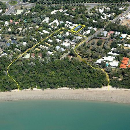 Beauty Tiny Walk To Sea Villa Port Douglas Exterior photo