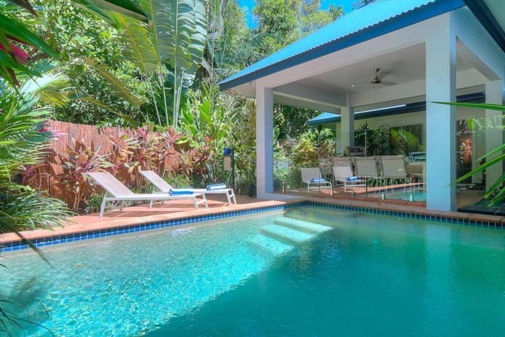 Beauty Tiny Walk To Sea Villa Port Douglas Exterior photo