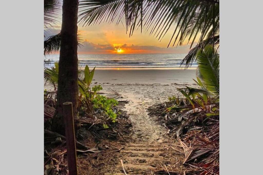 Beauty Tiny Walk To Sea Villa Port Douglas Exterior photo