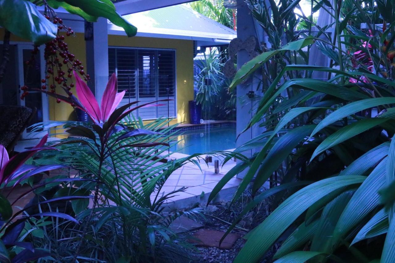 Beauty Tiny Walk To Sea Villa Port Douglas Exterior photo