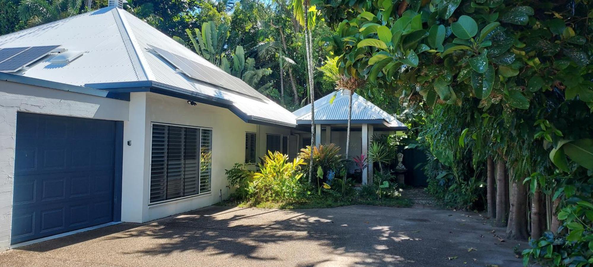 Beauty Tiny Walk To Sea Villa Port Douglas Exterior photo