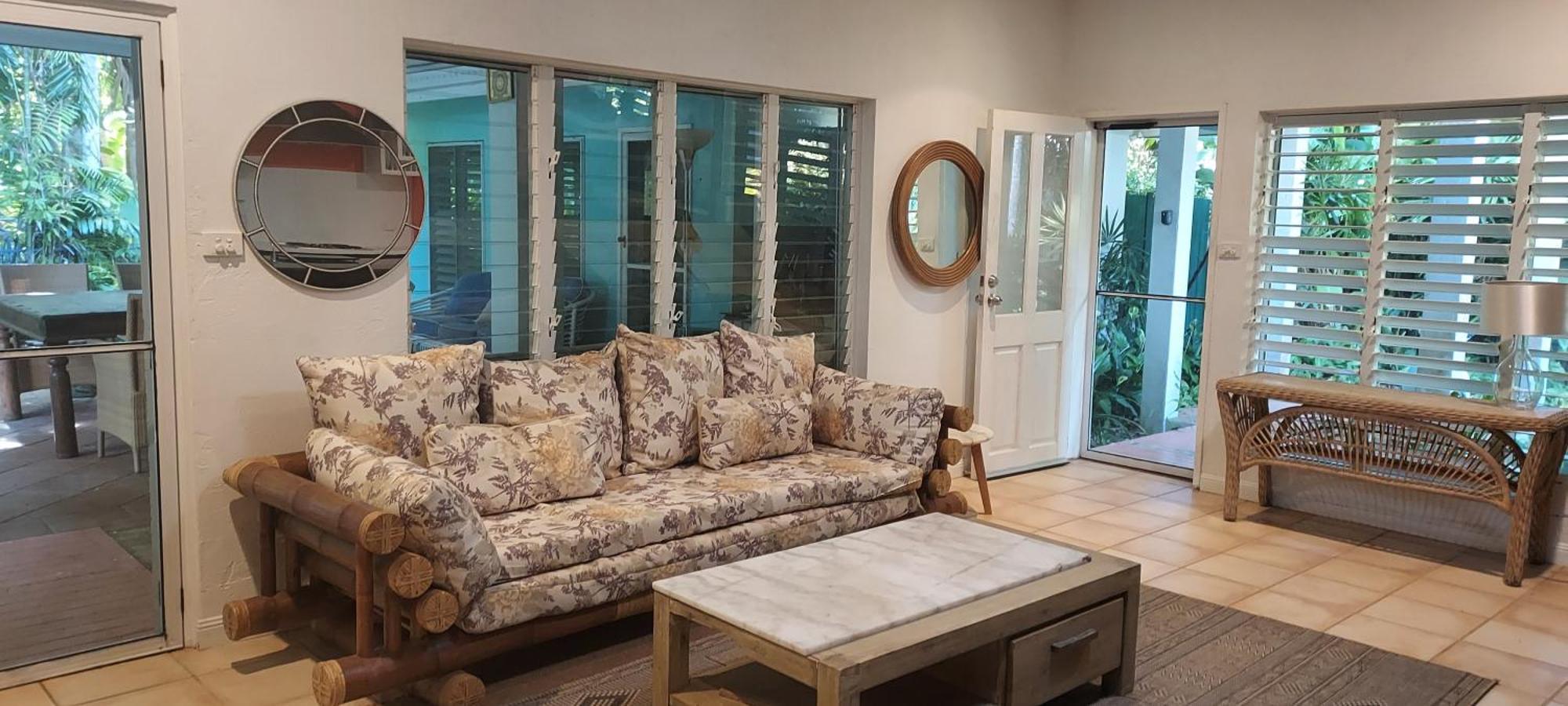 Beauty Tiny Walk To Sea Villa Port Douglas Exterior photo